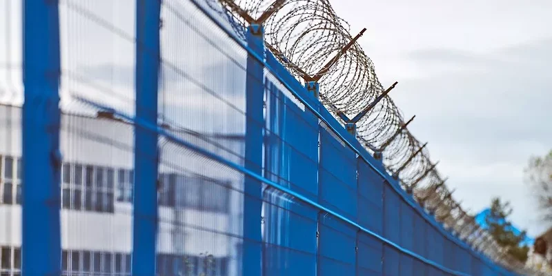 FORCED-LABOR-BARBED-WIRE